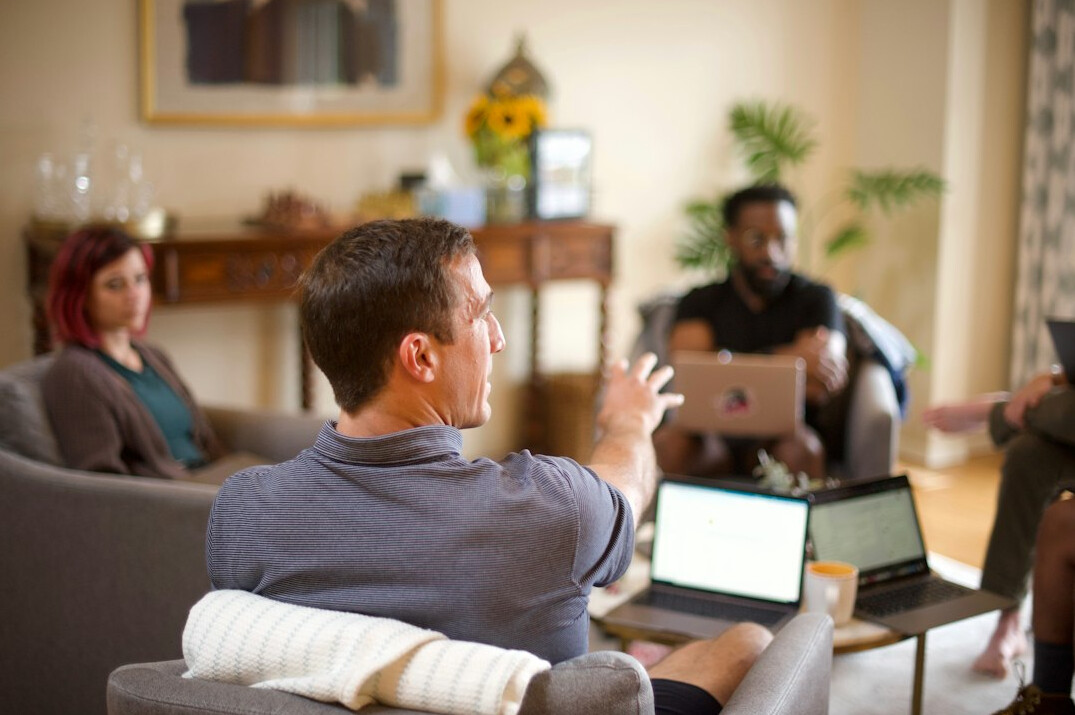 group online class discussion